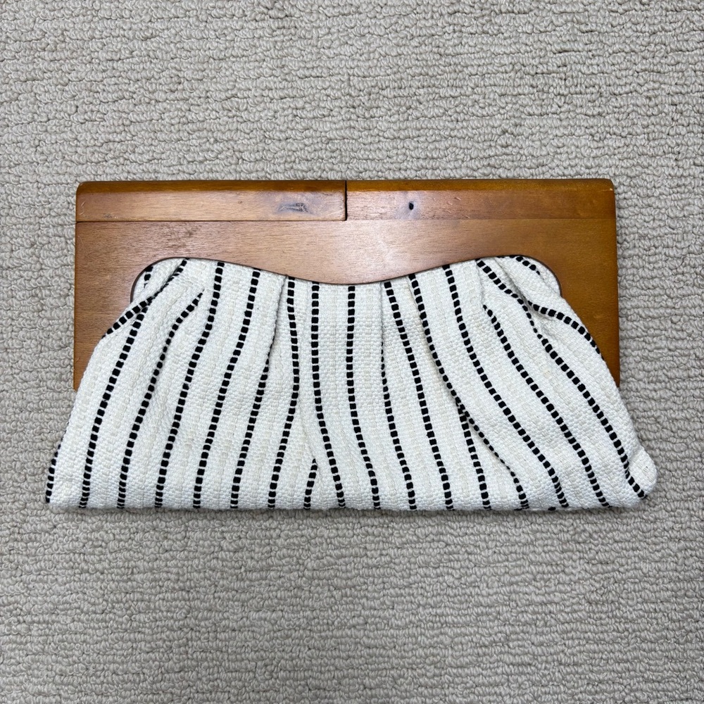 Urban Expressions Wood Handle Clutch